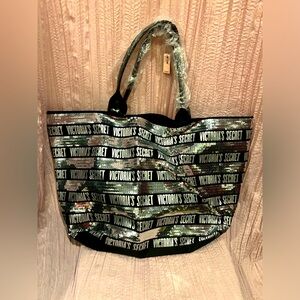 Victoria’s Secret weekender tote